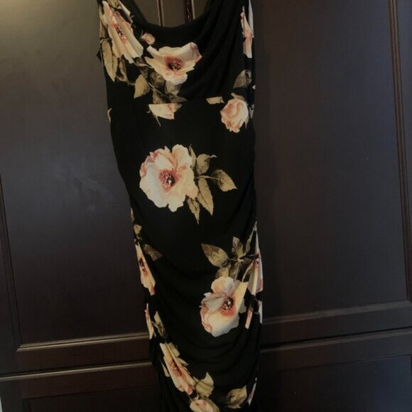 le Chateau Pattern Dress NWT - Picture 4 of 5